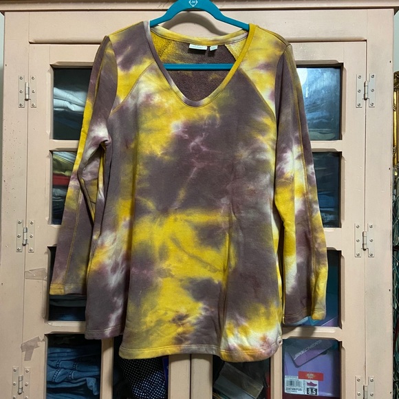 LOGO by Lori Goldstein Tops - LOGO Lounge Cozy V neck Tie Dyed Sweatshirt
